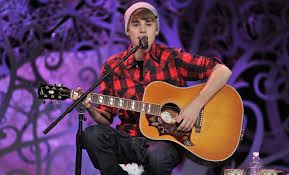 justin bieber violao canhoto