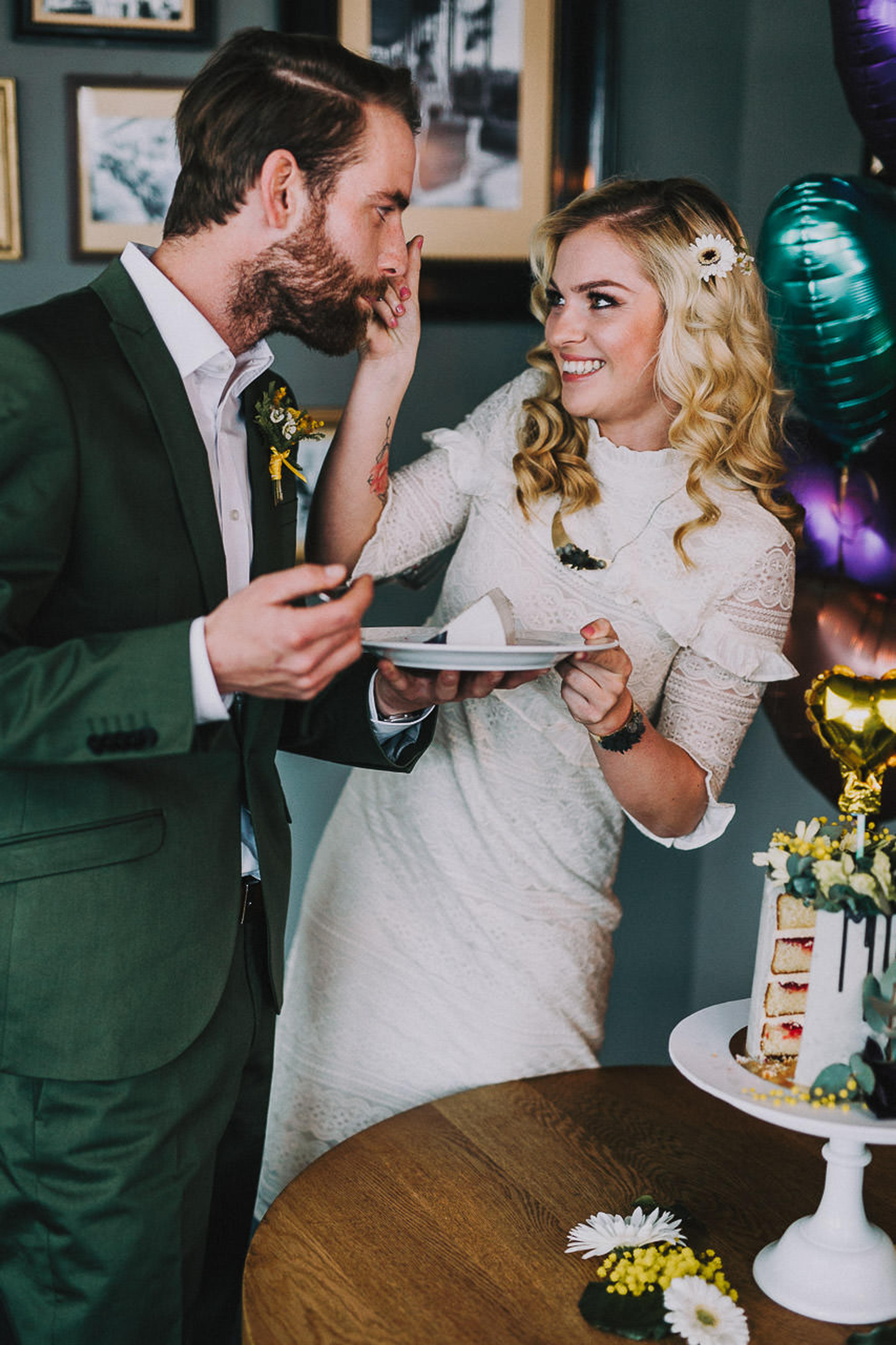Hochzeit im 70er-Look — Bild 26