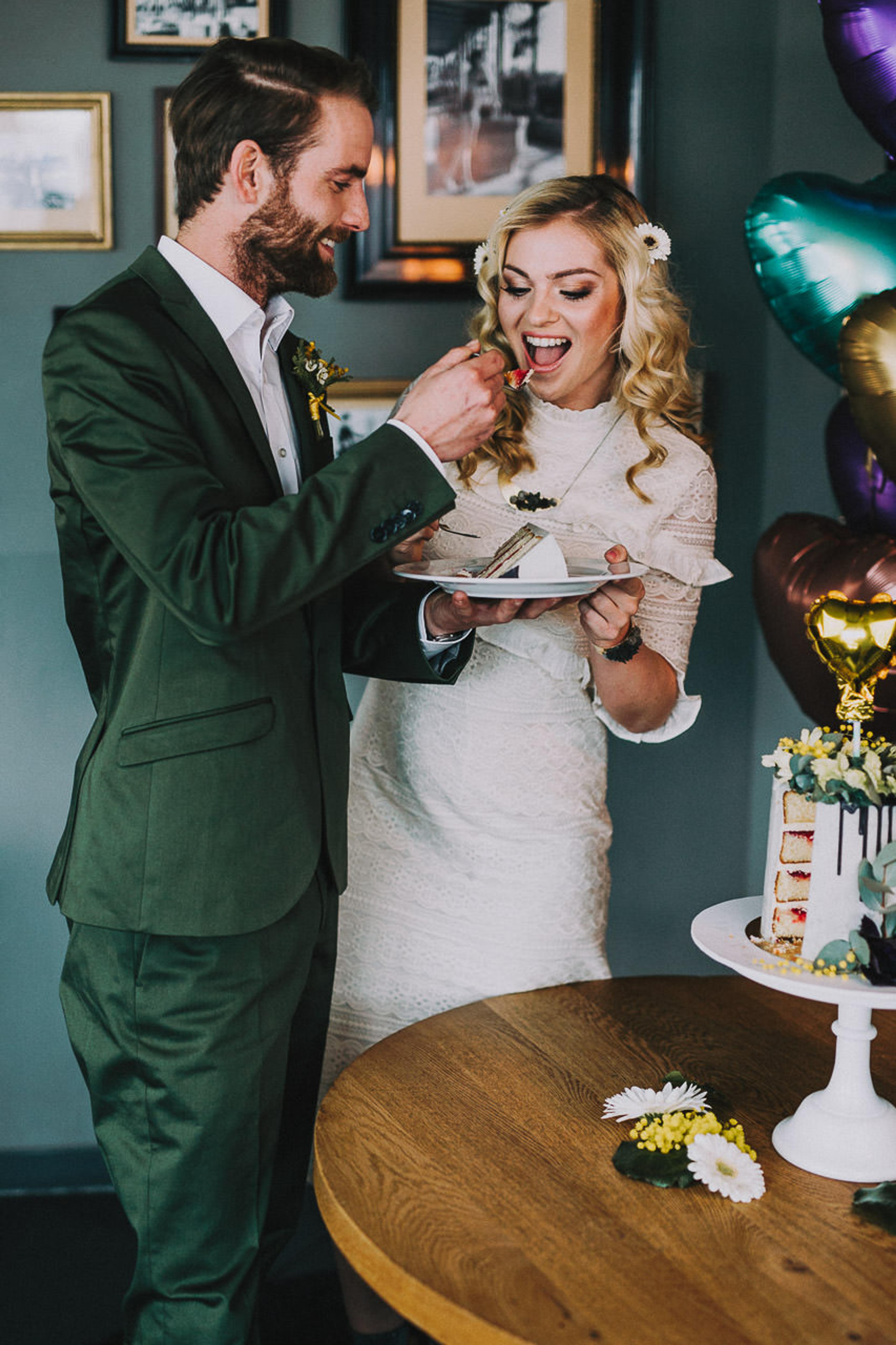Hochzeit im 70er-Look — Bild 25