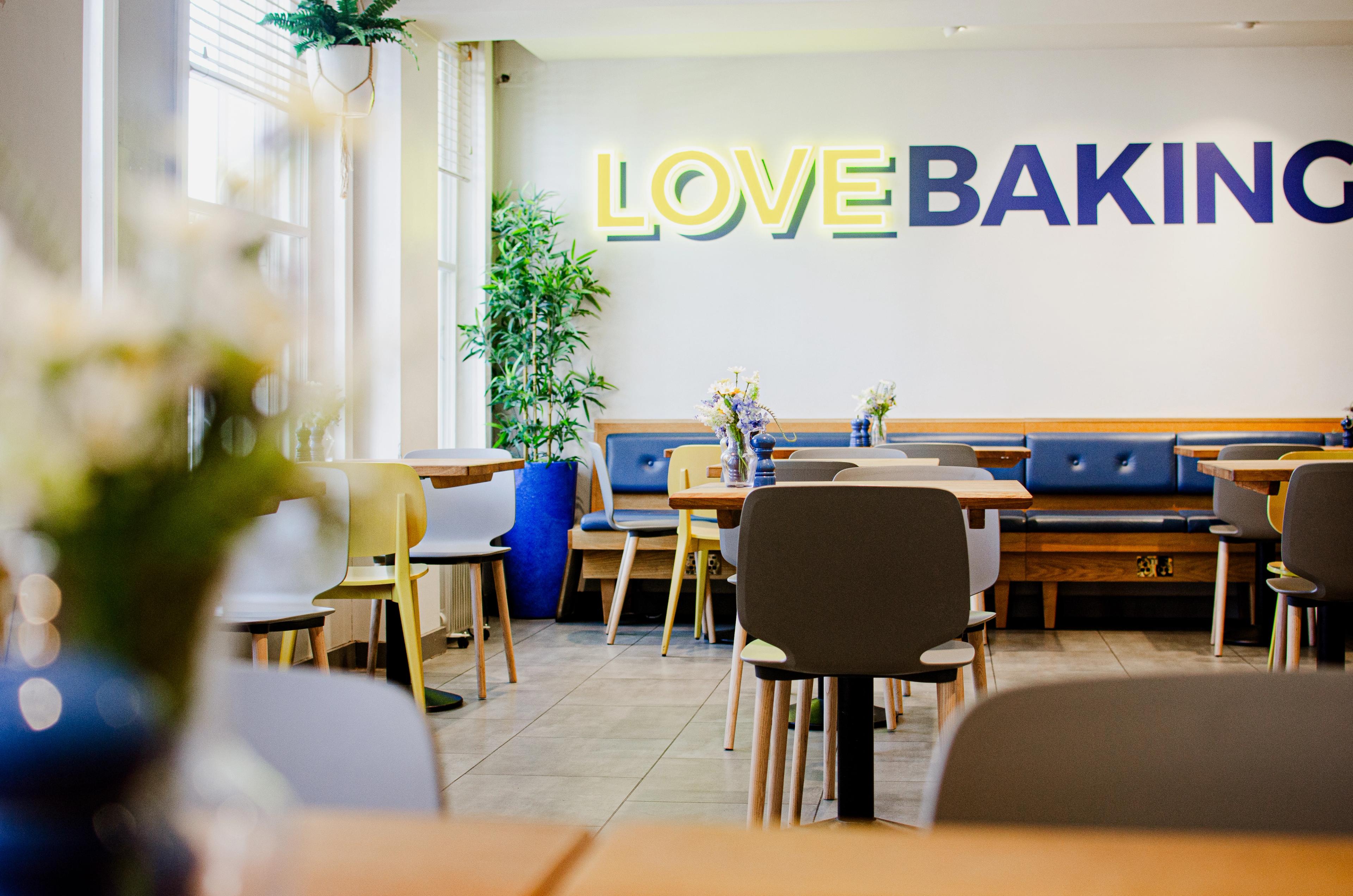 A Heidi Bakery store