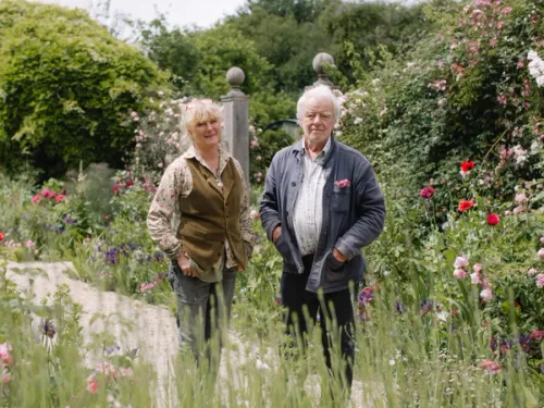 Creating a Romantic English Country Garden 
