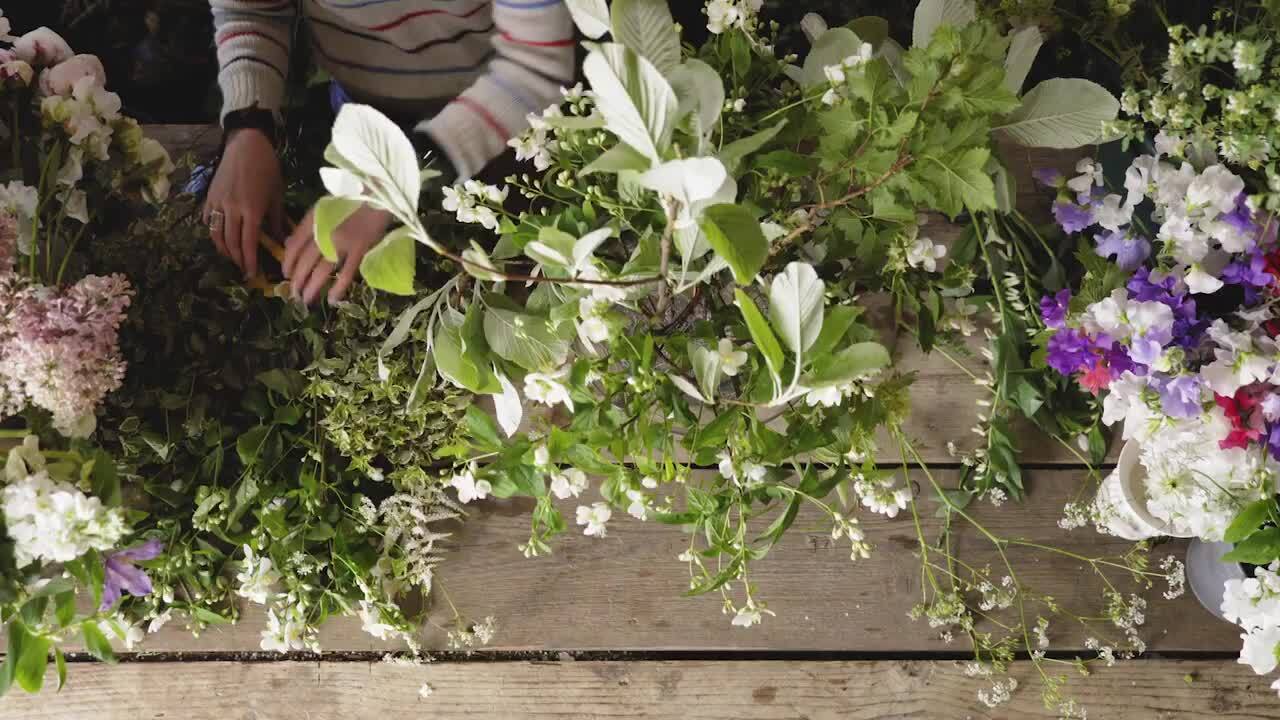Wedding flowers part 3 - the centrepiece