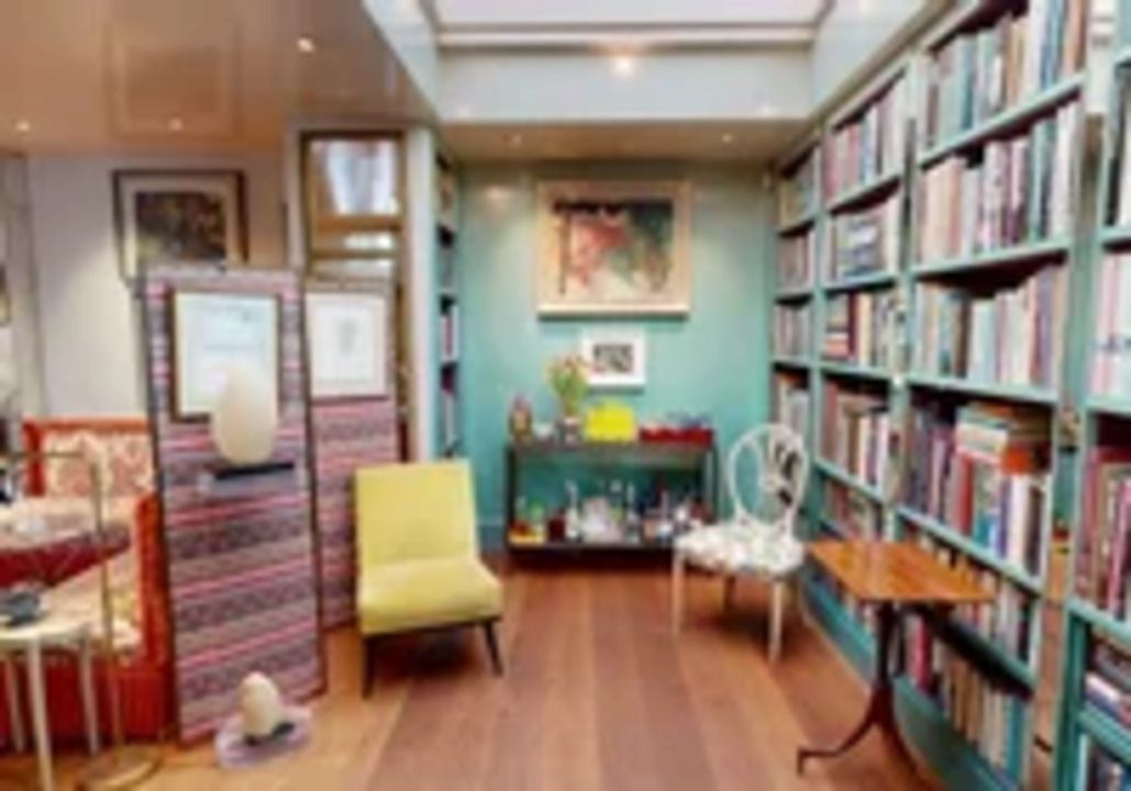 A 360 Tour of Nina’s colourful home