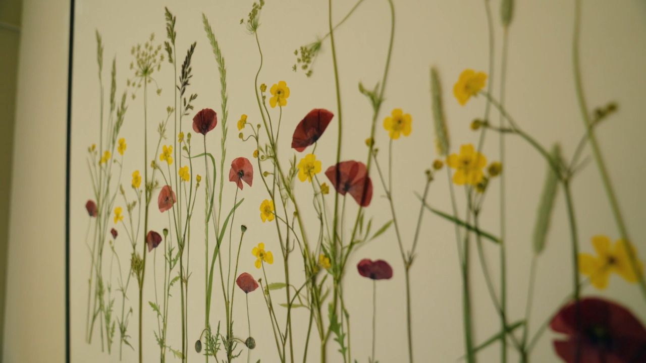 Create a more complex artwork - Part 3: Finishing your pressed flower meadow