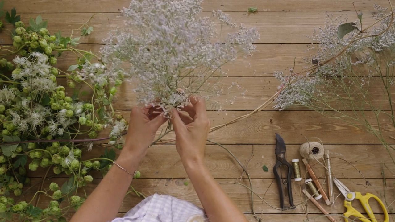 A hanging flower cloud - Part 1: The materials