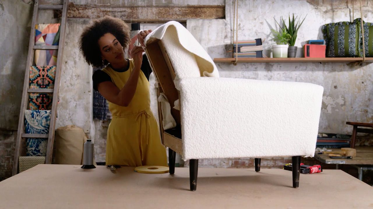 Part 21 - Webbing and covering the outside back