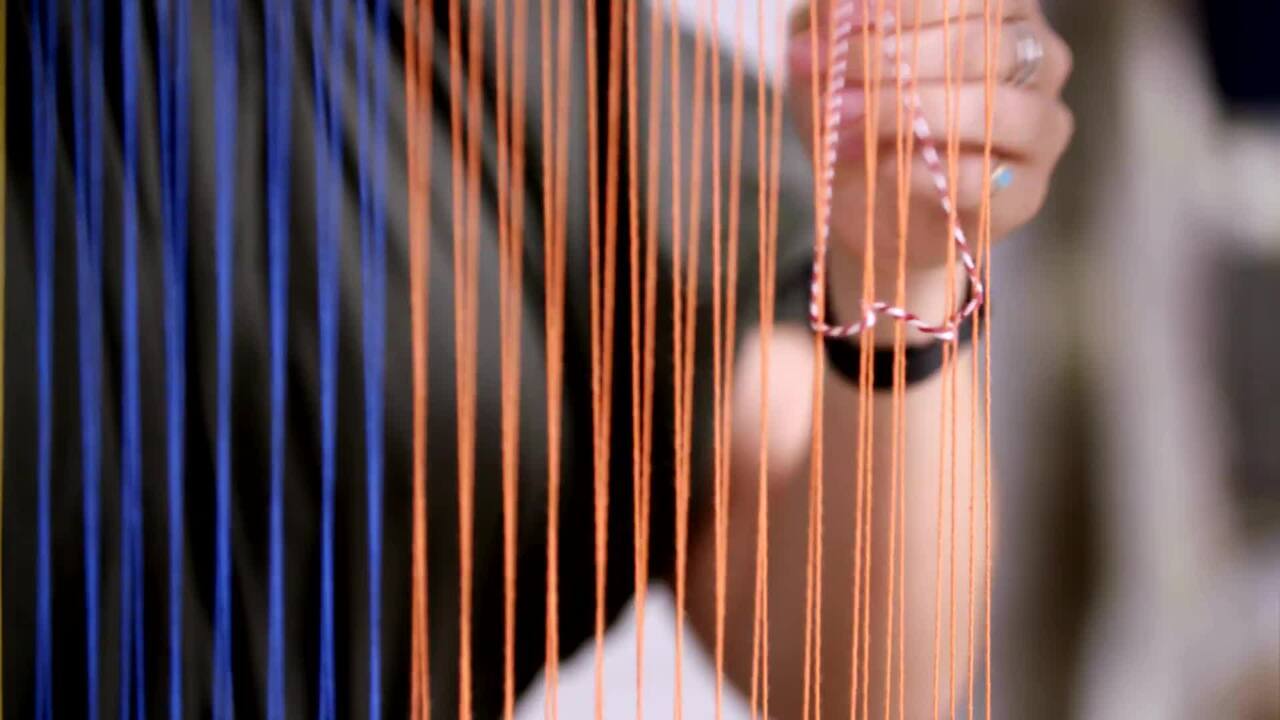 Set up the strings on the odd and even warp strings