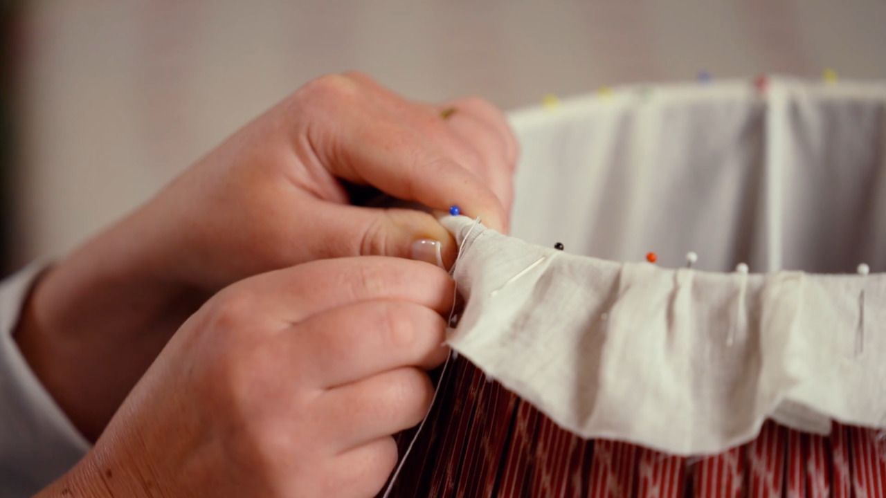 A gathered lampshade with velvet trim - Attaching the lining