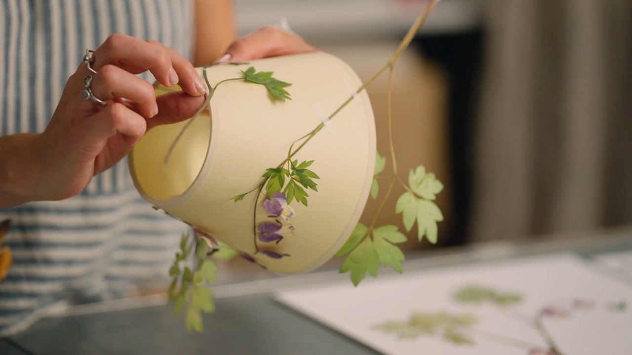 Make a pressed flower lampshade - Part 1