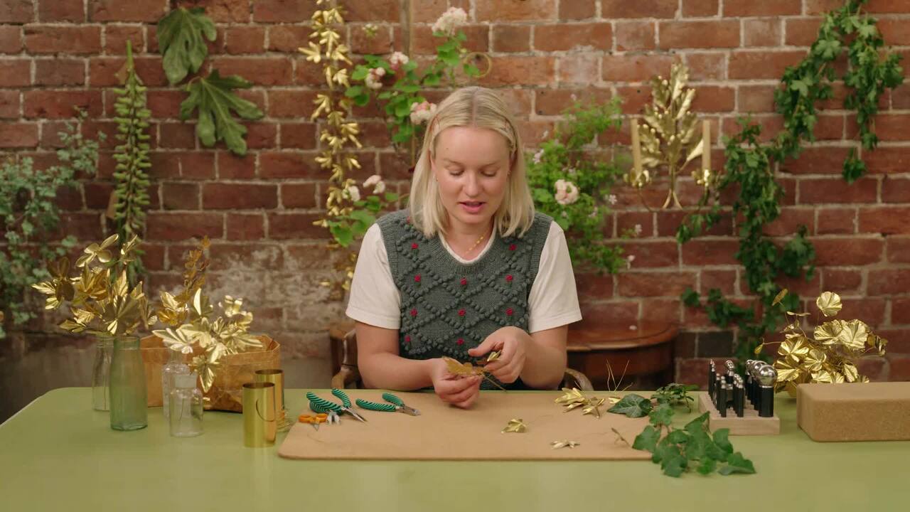 Adding the leaves to the main stem