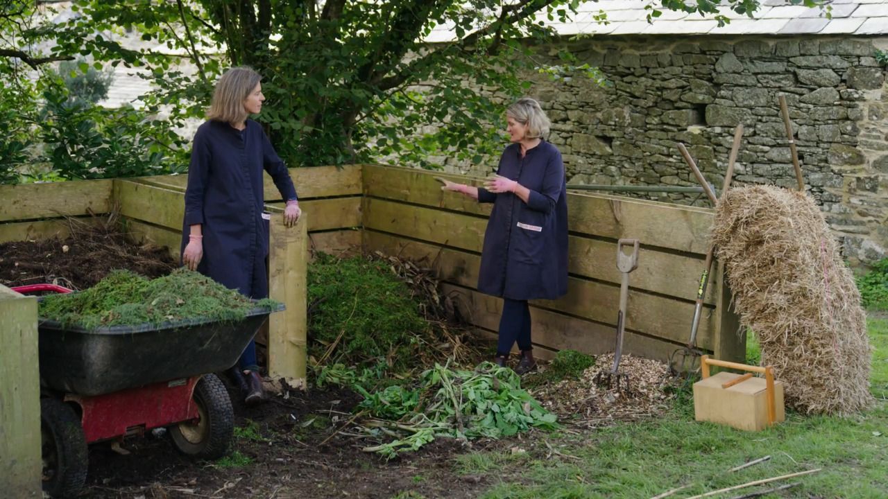 Storing ingredients and making a compost in a bay 