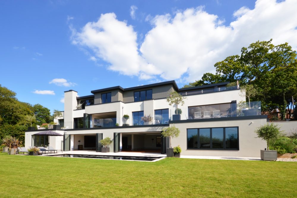 Aluminium used in contemporary home design