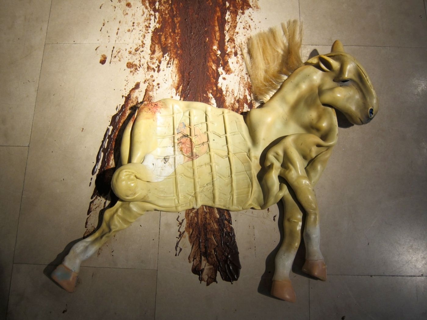 CHOCOLATE ROAD IM LEAVING BEHIND_______installation / chocolate syrup / plastic