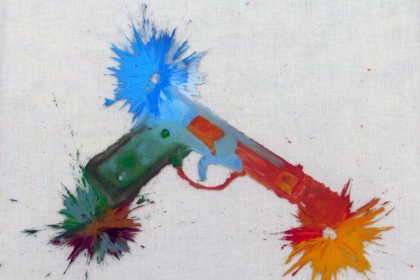 GUNS