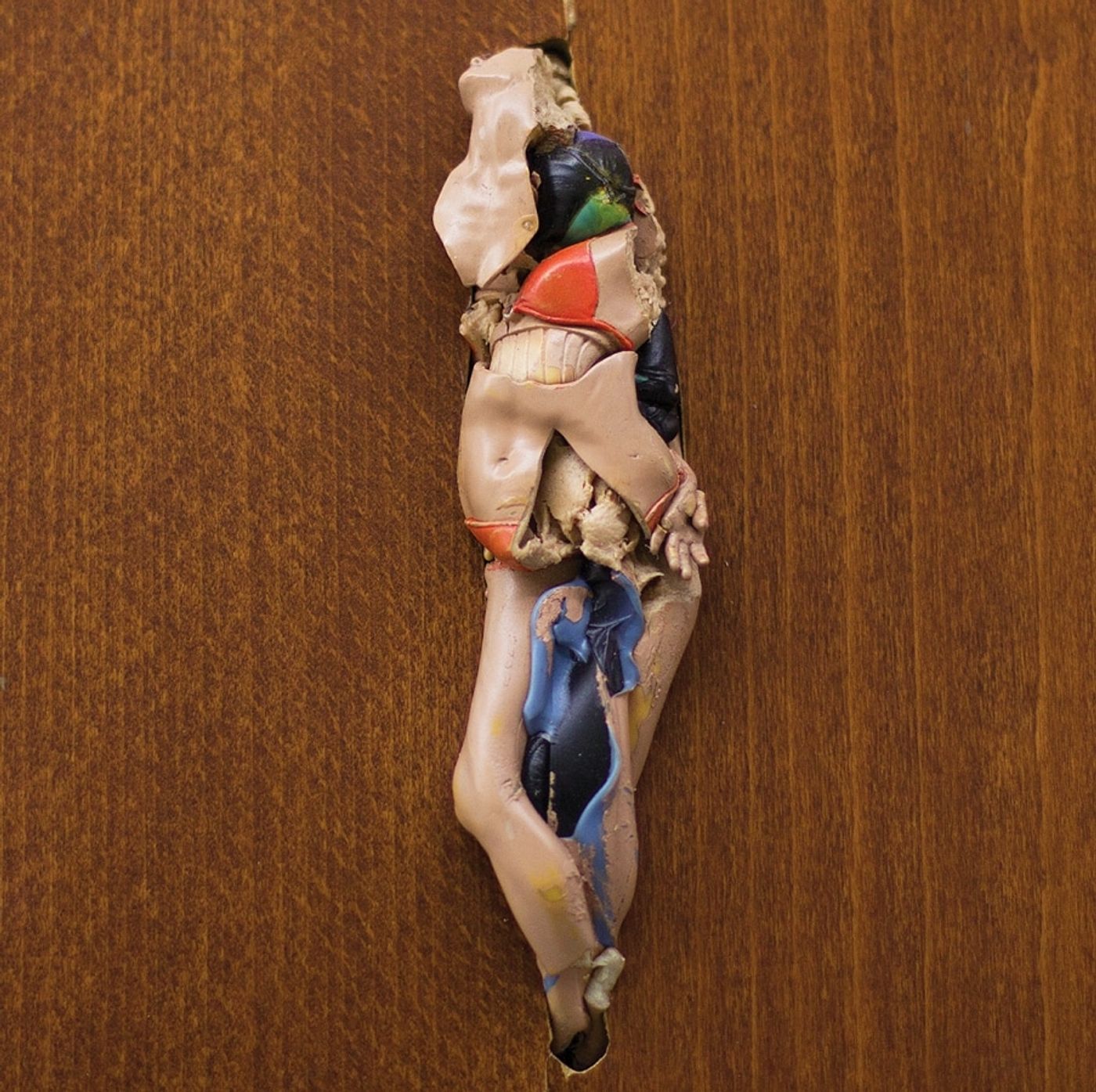 #METOO / 53X23X5 cm / mixed media, wood, plastic / 2018 / Detail