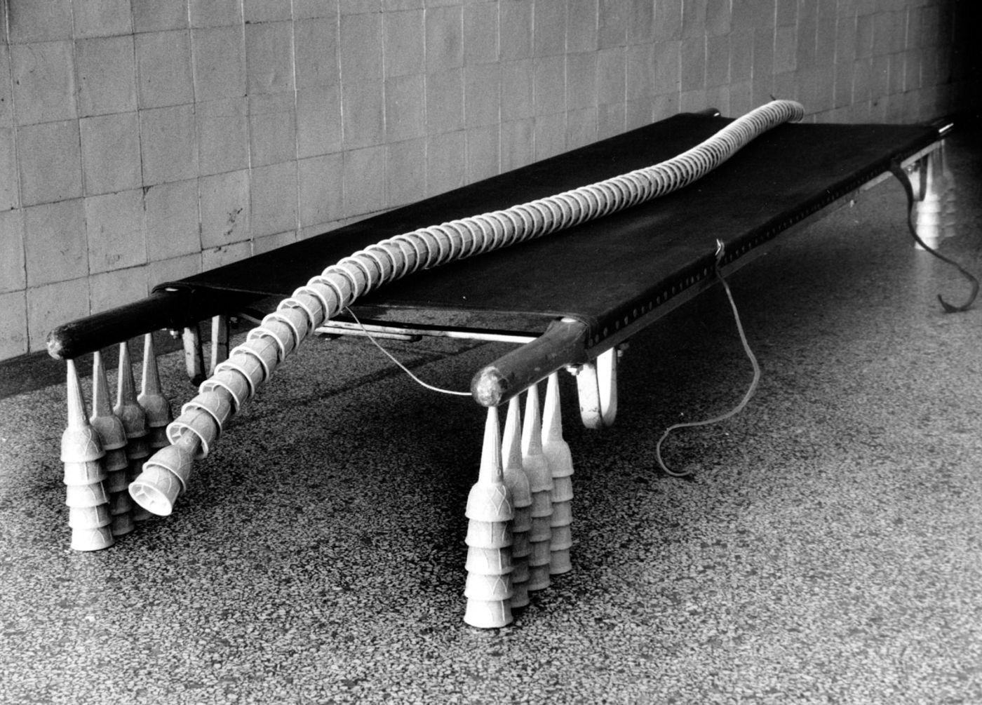 I SCREAM YOU SCREAM_______strecher, ice-cream cones / 1995 Belgrade