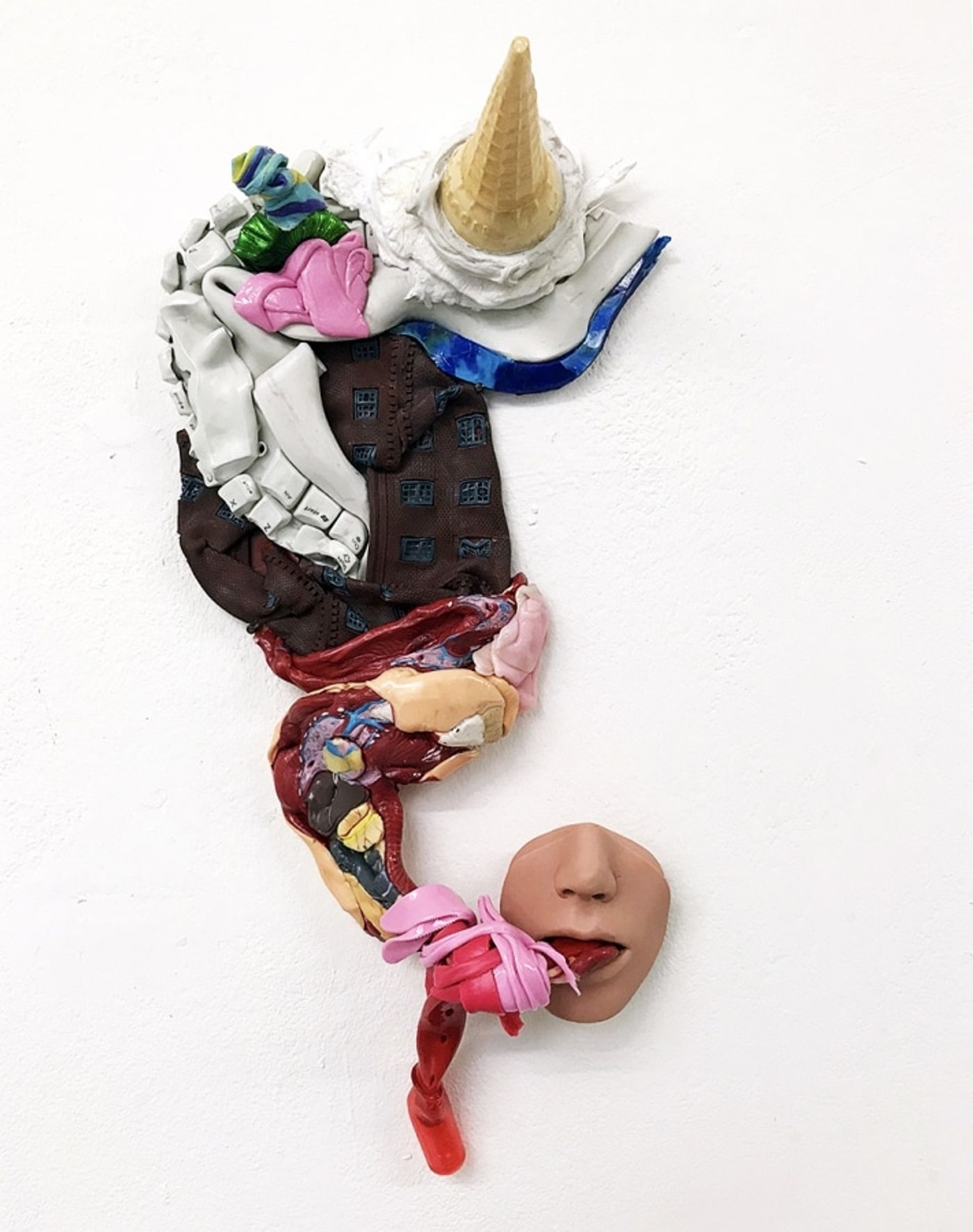 SWEET TOOTH / 53X26X15cm / mixed media, plastic / 2011-2018