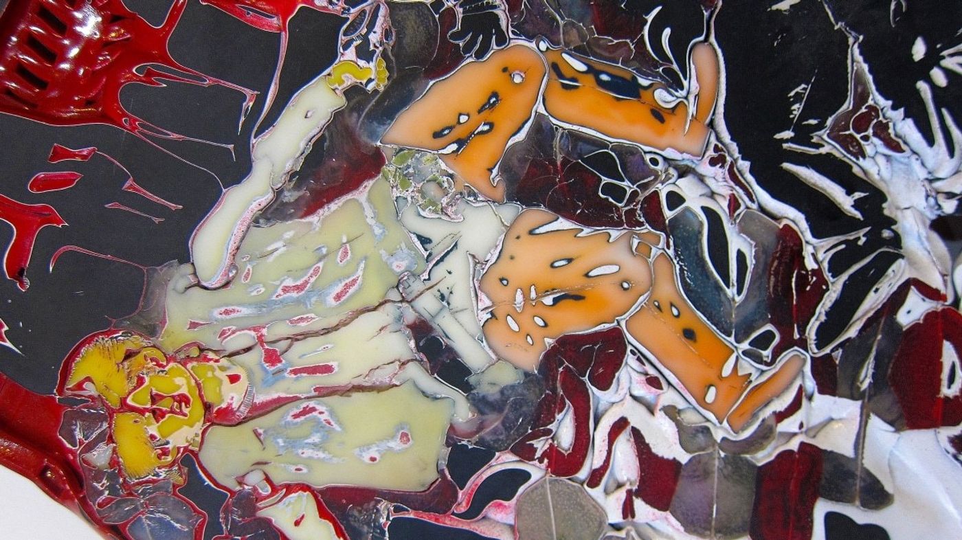 SUICIDE IS PAINLESS________plastic / 2016 / Detail
