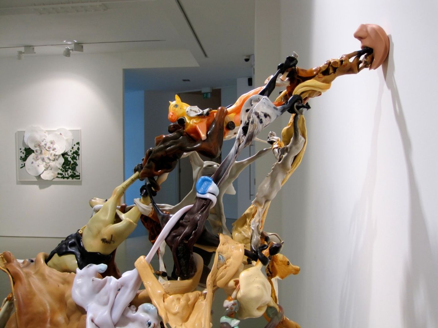 WILD HORSES COULDN'T DRAG ME AWAY_______ 190 x 120 x 130 cm / melted plastic horses, rubber