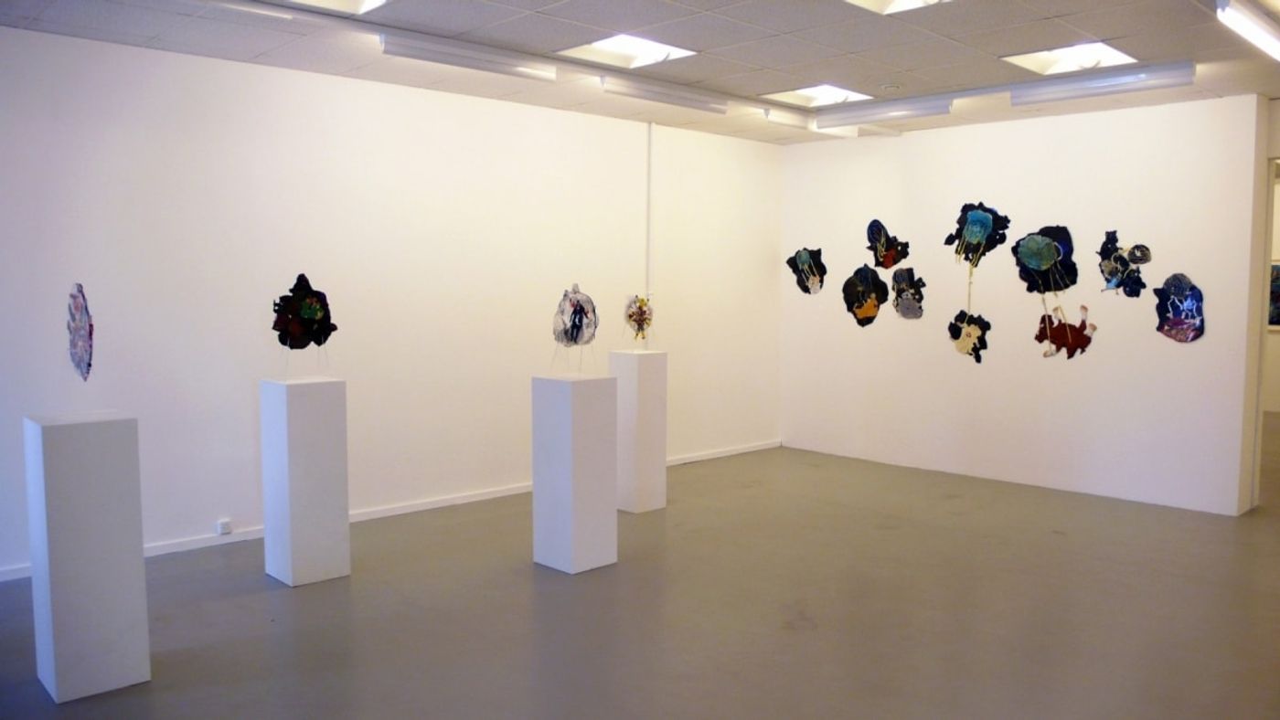 AUTOPSY OF THE MOMENT AND OTHER FLAT JESTURES_______installation view / Charlotte Moser Gallery / Geneva Switzerland / 2008