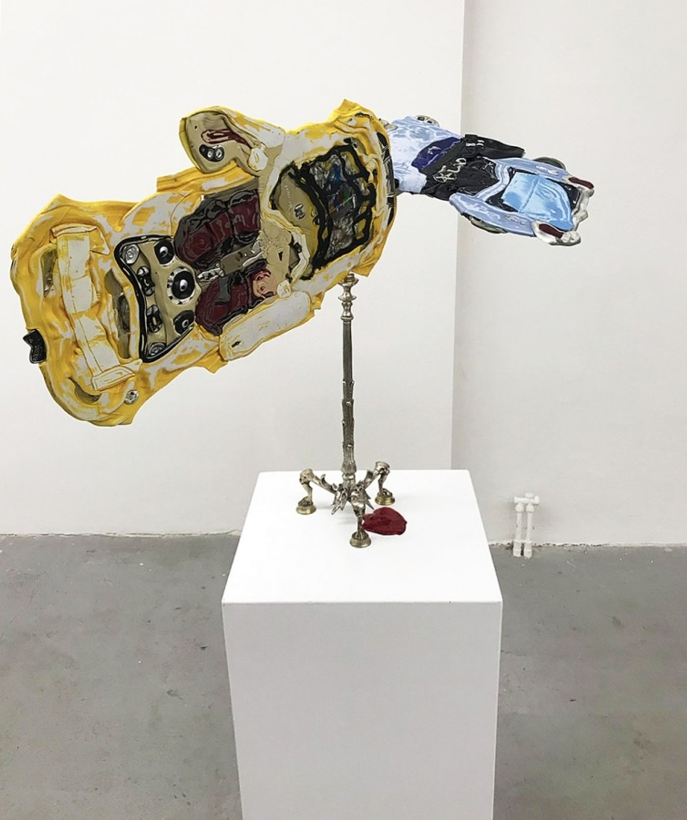 THE CAR ACCIDENT / 67X85X45 cm / mixed media, plastic, metal / 2018