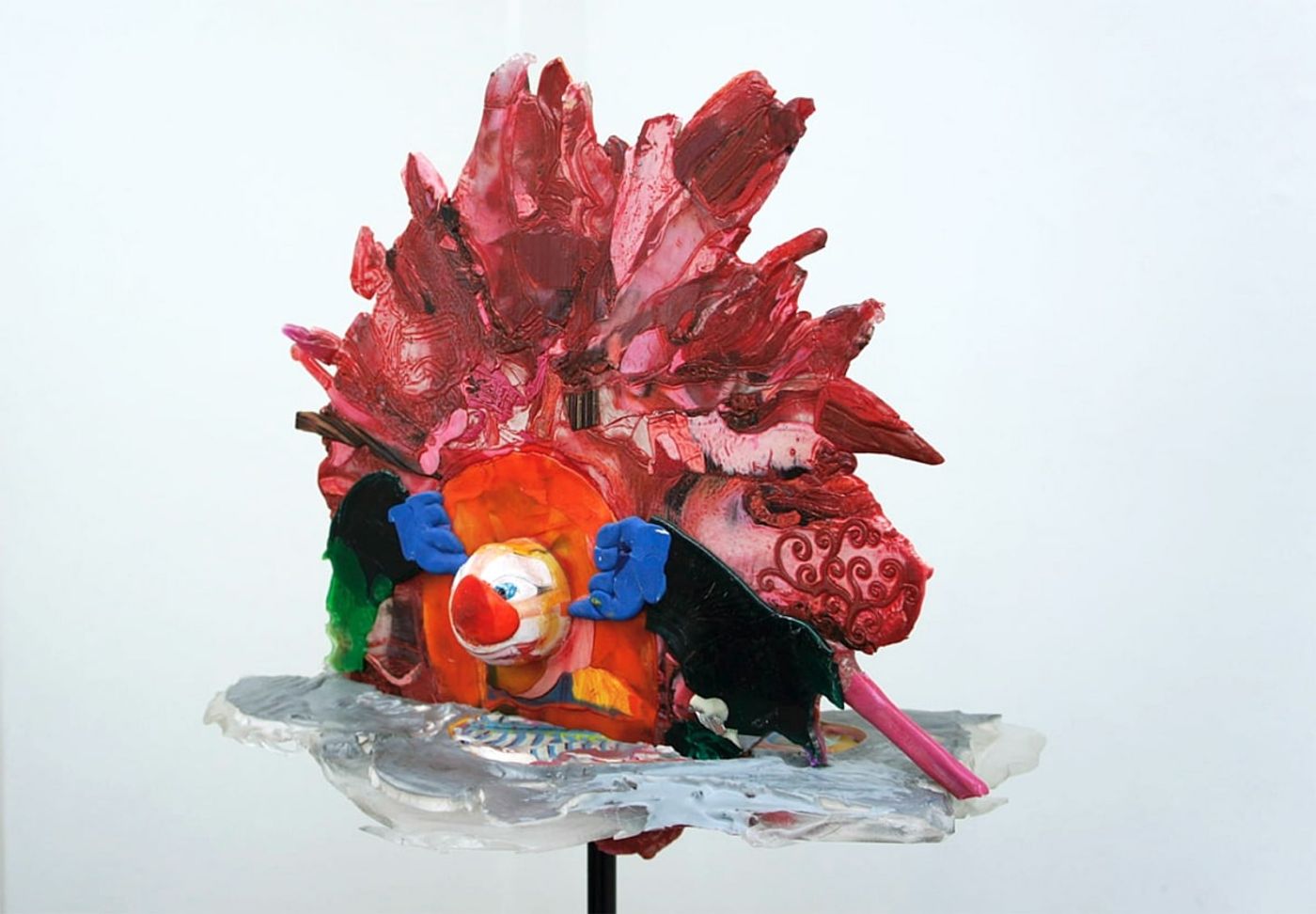 JACK IN THE BOX / 50x55x35 cm / tripod, mixed media / 2018