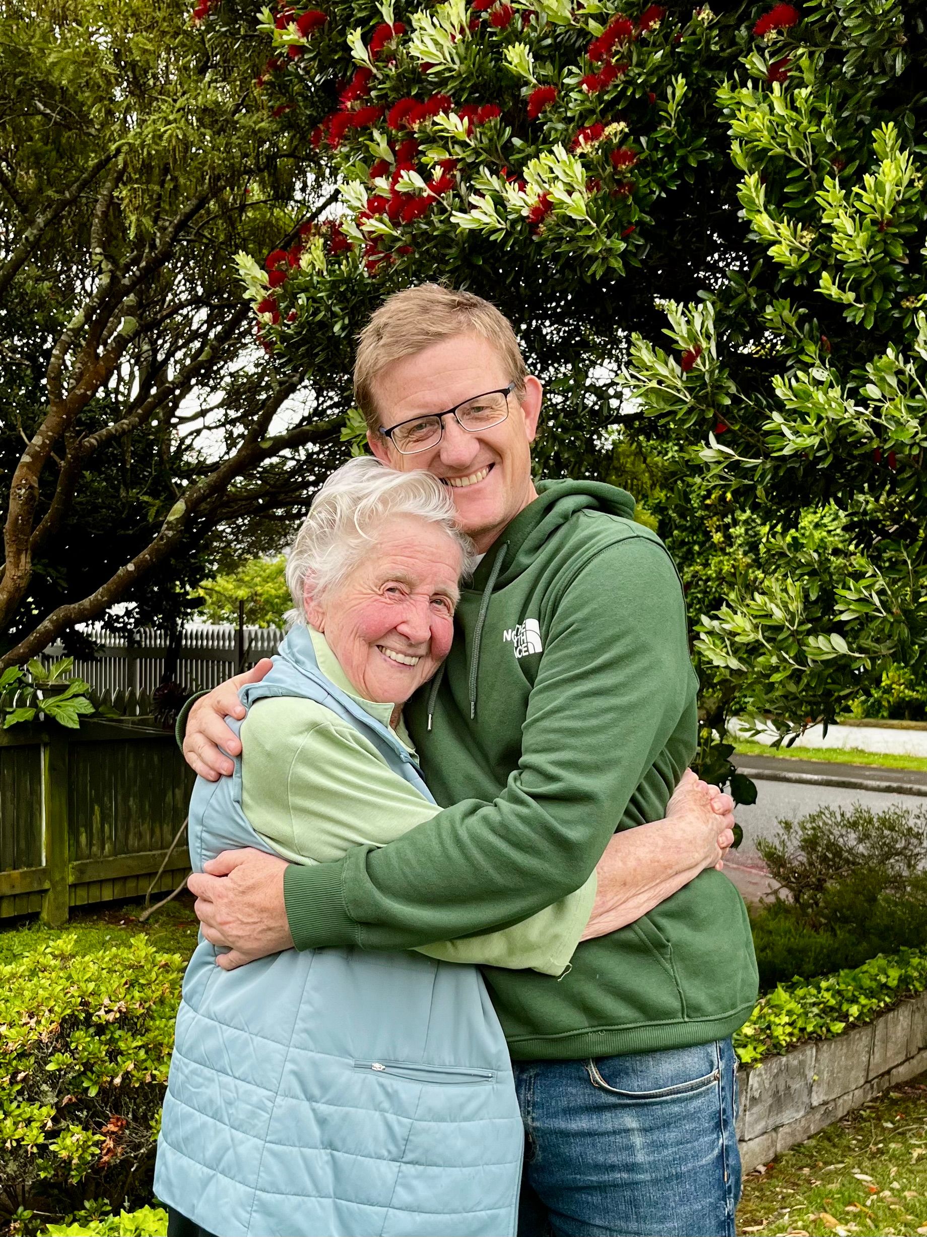 Bringing Mum and Dad Down Under: How to Move Your Ageing Parents from Canada to Australia