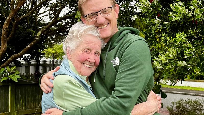 Bringing Mum and Dad Down Under: How to Move Your Ageing Parents from Canada to Australia
