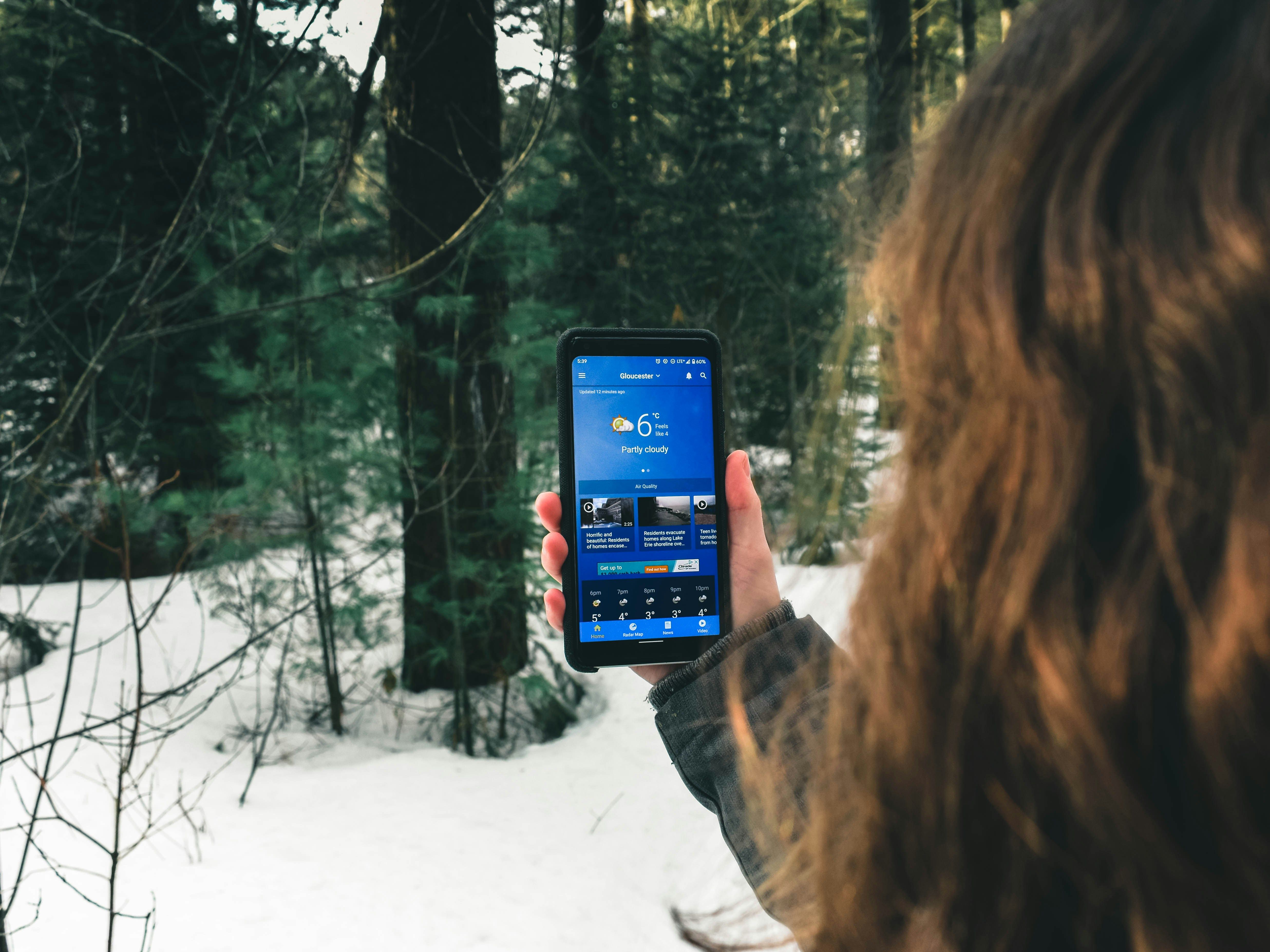 How to Set Up Your Canadian Phone Plan Before You Arrive (2026 Guide)