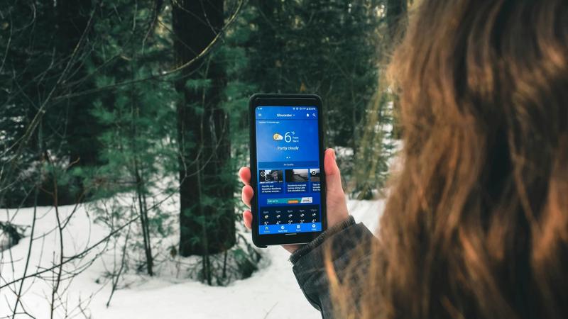 How to Set Up Your Canadian Phone Plan Before You Arrive (2026 Guide)