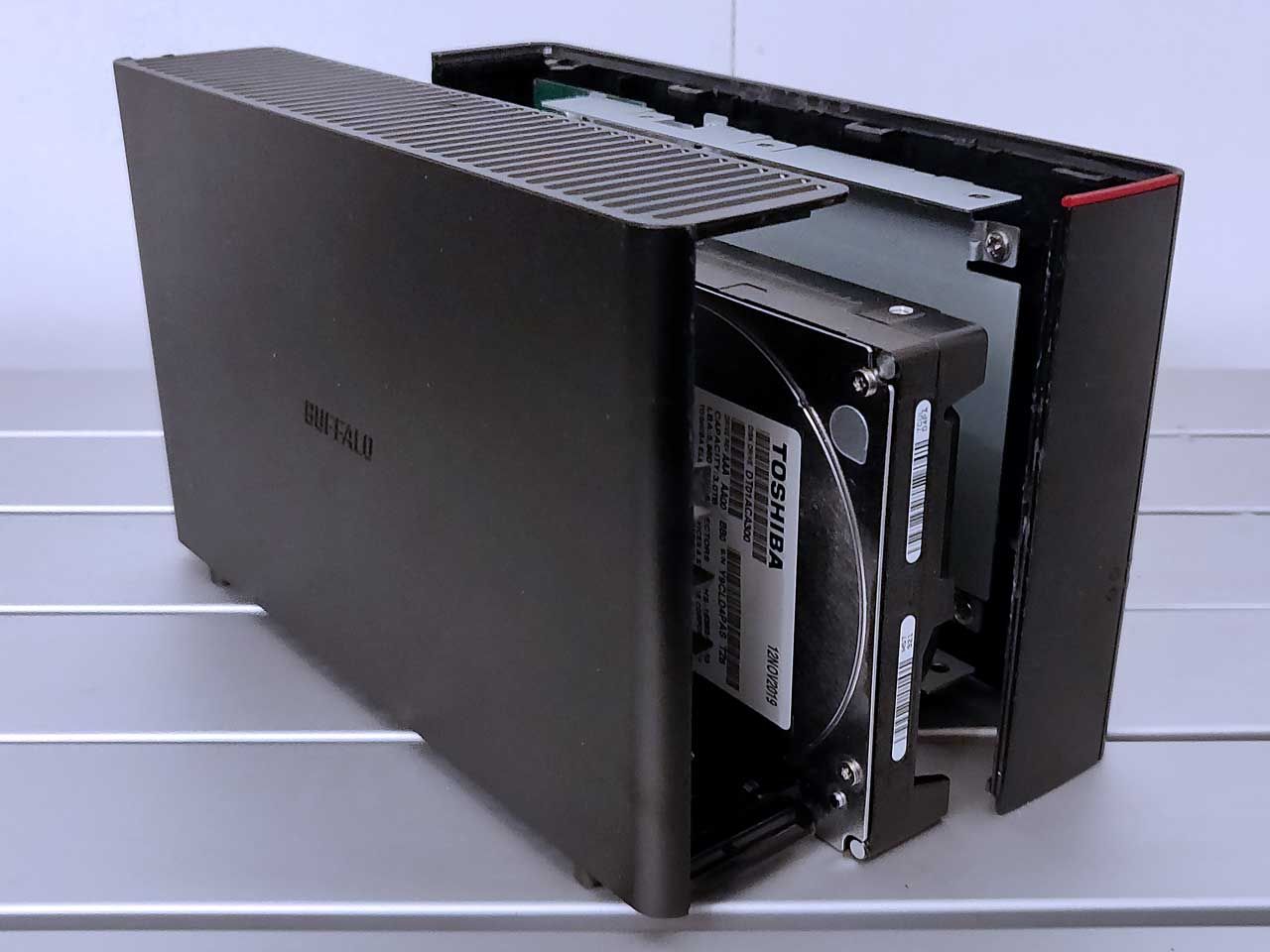 バッファローNAS赤点滅7回、高速白点滅状態からのデータ救出【LS210D
