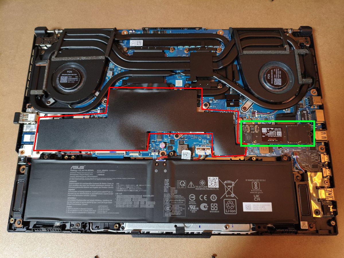 メモリ、Cドライブの場所と増設場所 ASUS TUF Gaming F16 FX607 (2024)