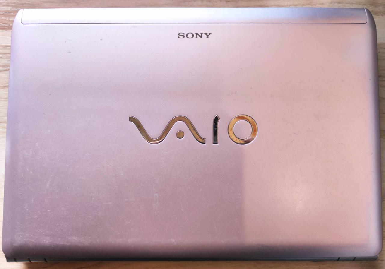 新品SSD ノートPC SONY VPCS139FJ 4GB 無線 Win10 ノートPC分解】SONY VAIO VPCS139FJ（PCG51511N）SSD換装と分解清掃