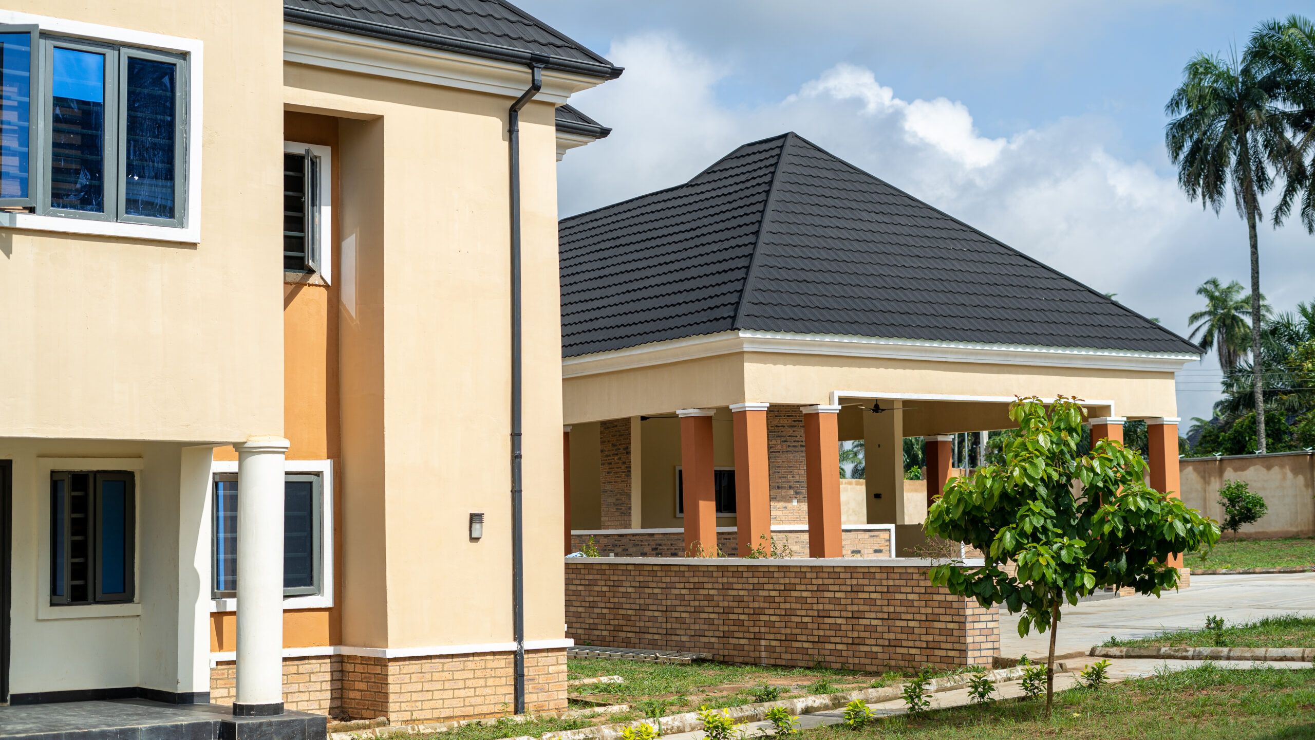 The guest house and the Afe