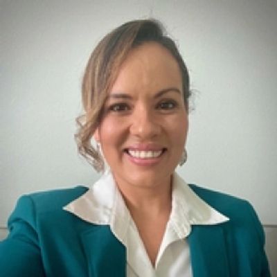 Liz Avelar