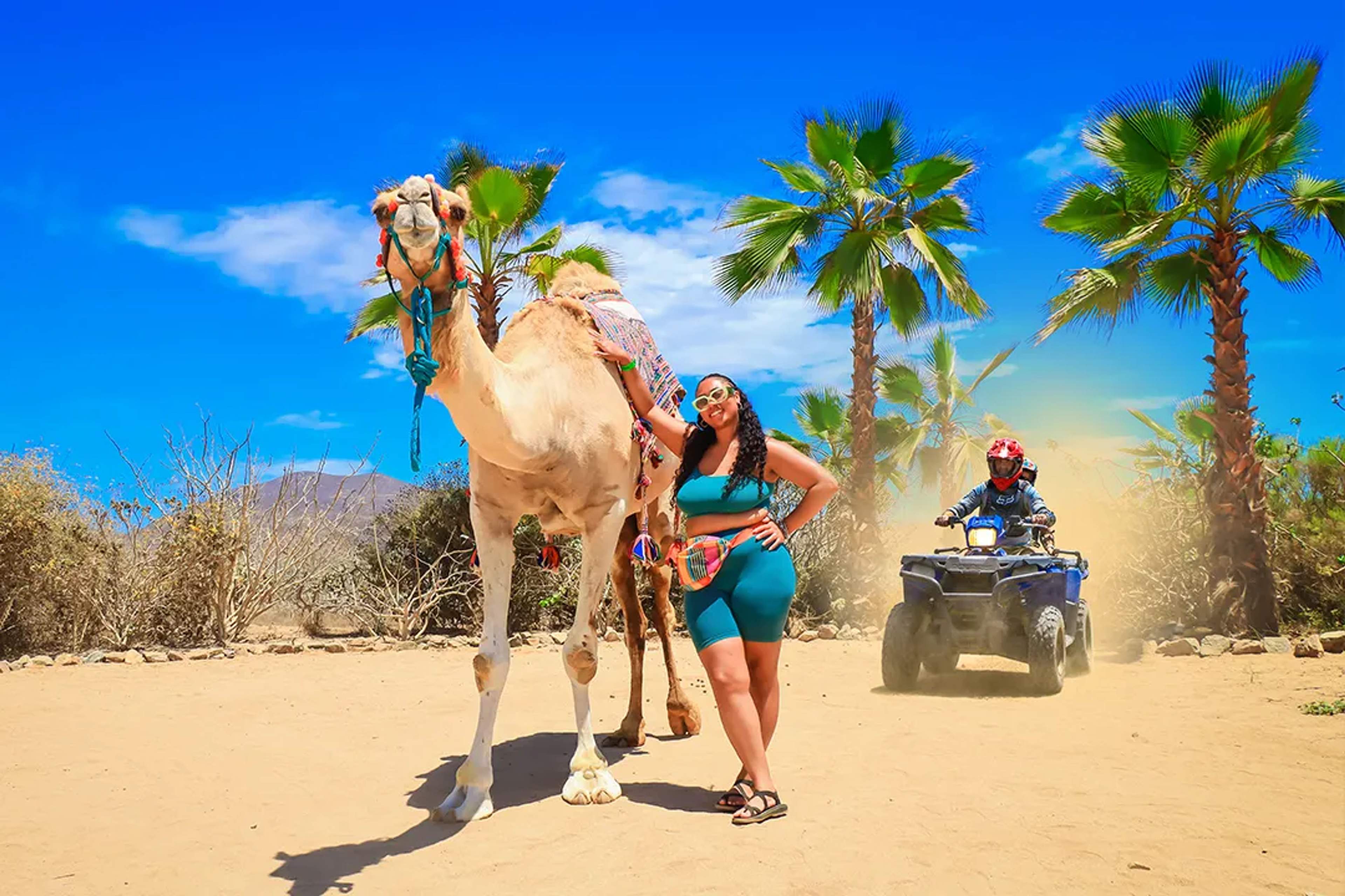 Encuentro con camello y aventura en ATV en los paisajes desérticos de Los Cabos.