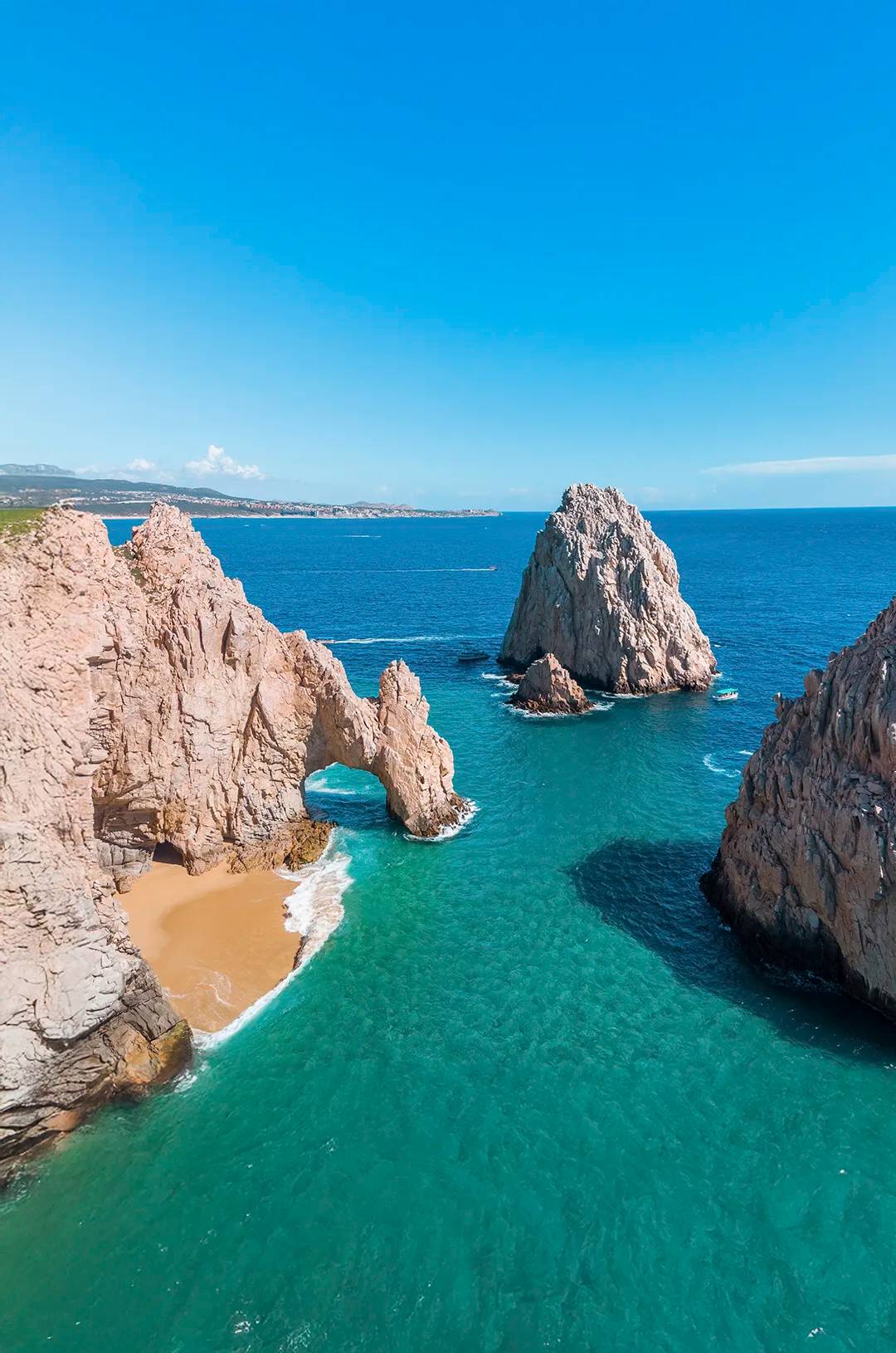 The Arch of Cabo San Lucas and Land’s End, turquoise waters and rock formations along the iconic Los Cabos coastline.