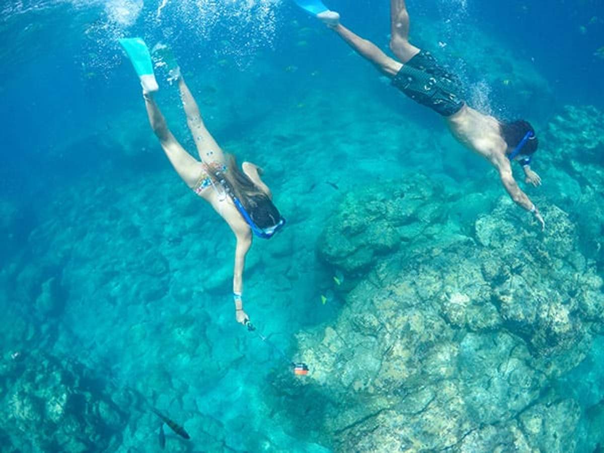 Couple snorkkeling in Mar de Cortes