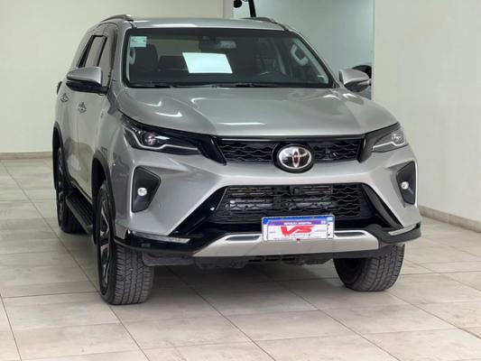 TOYOTA SW4