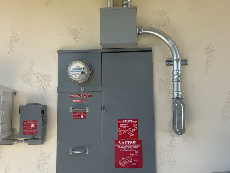 Whole Home Battery System EG4 Hybrid Inverter - Image 4