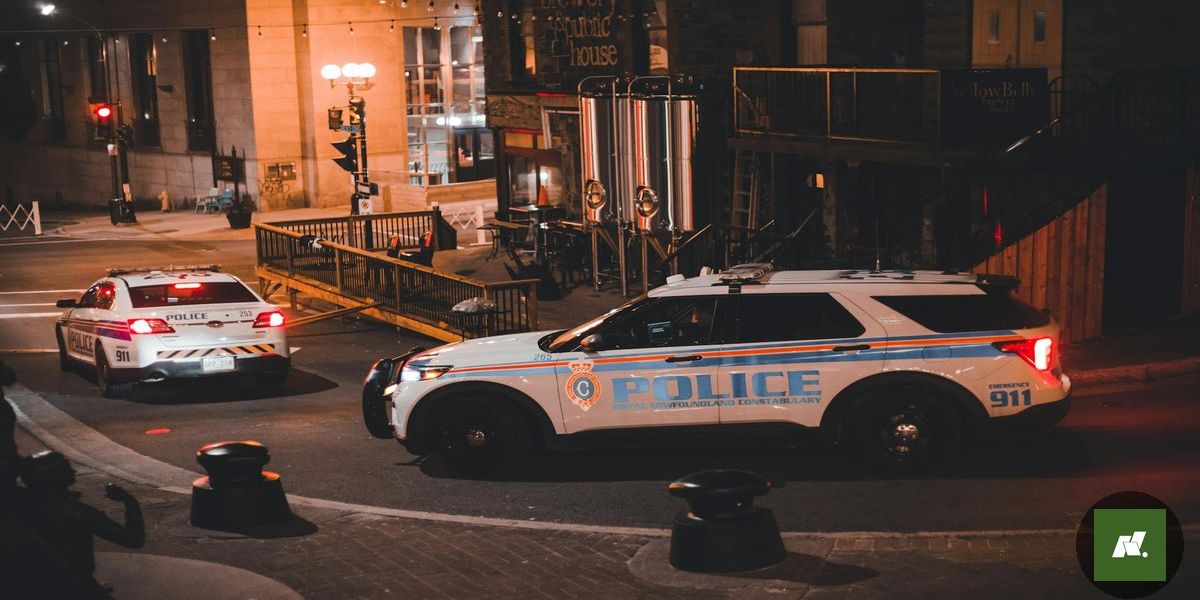 Acidente de Carro na Entrada do Tenoné Deixa Ferido e Veículo Tombado