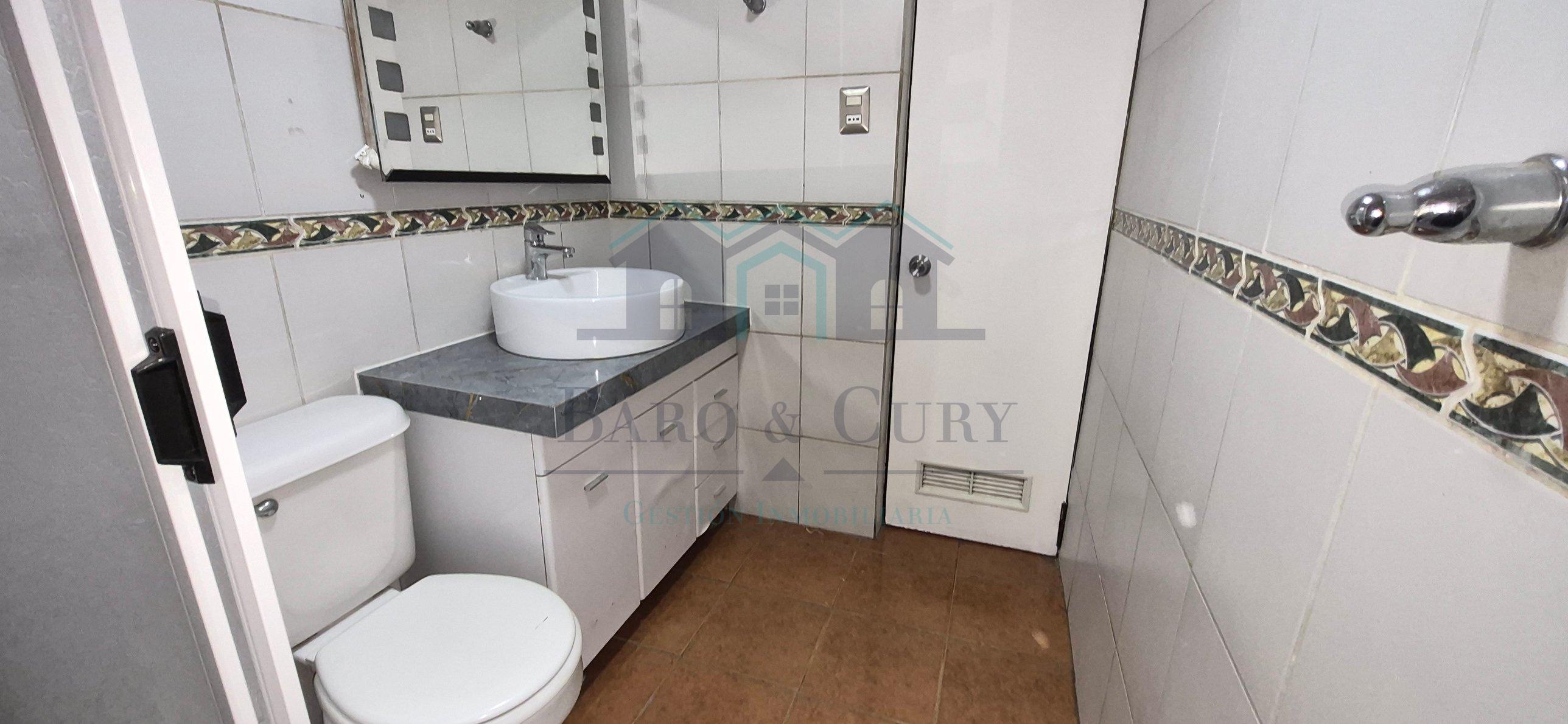 Arriendo Casa 4 dormitorios 2 baños sector poniente - Imagen 17