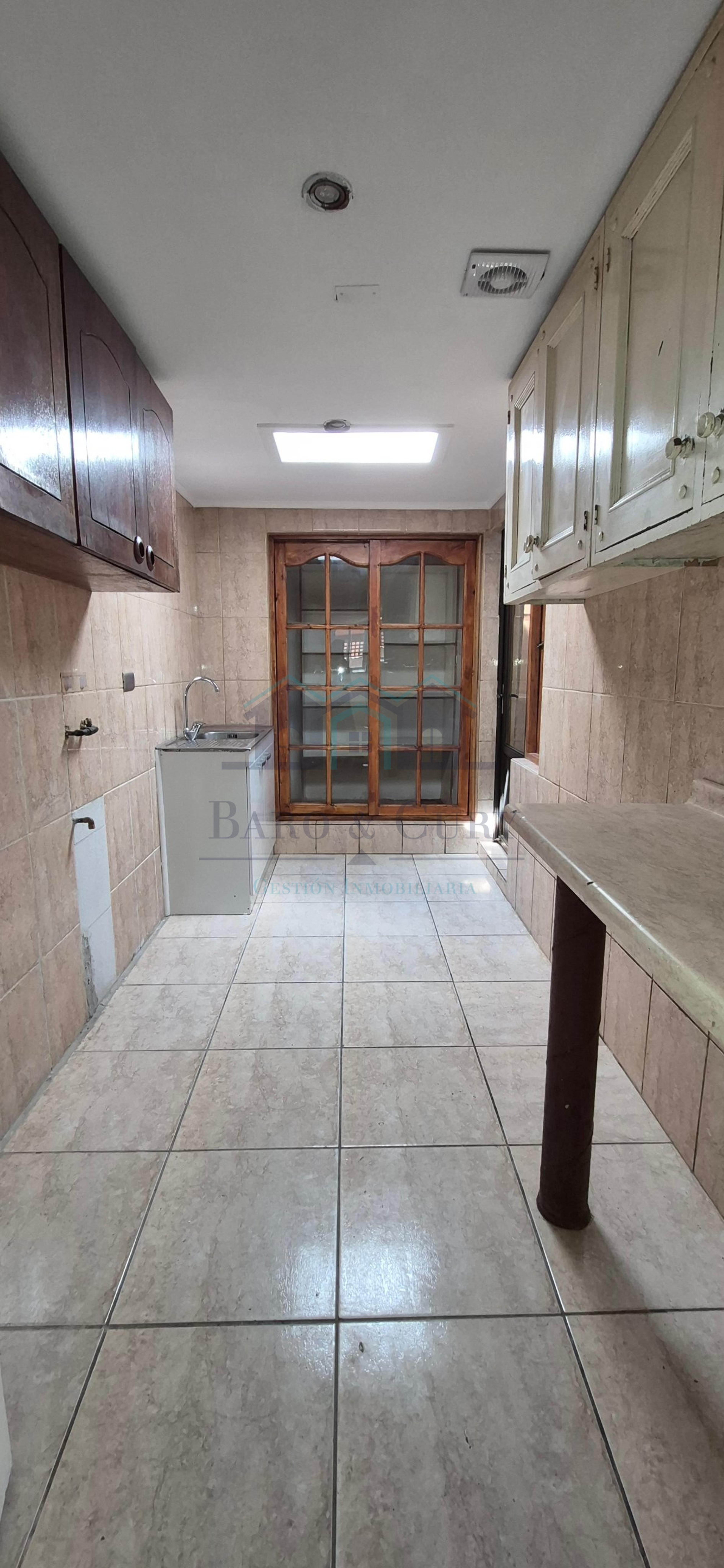 Arriendo Casa 4 dormitorios 2 baños  sector poniente  - Imagen 13