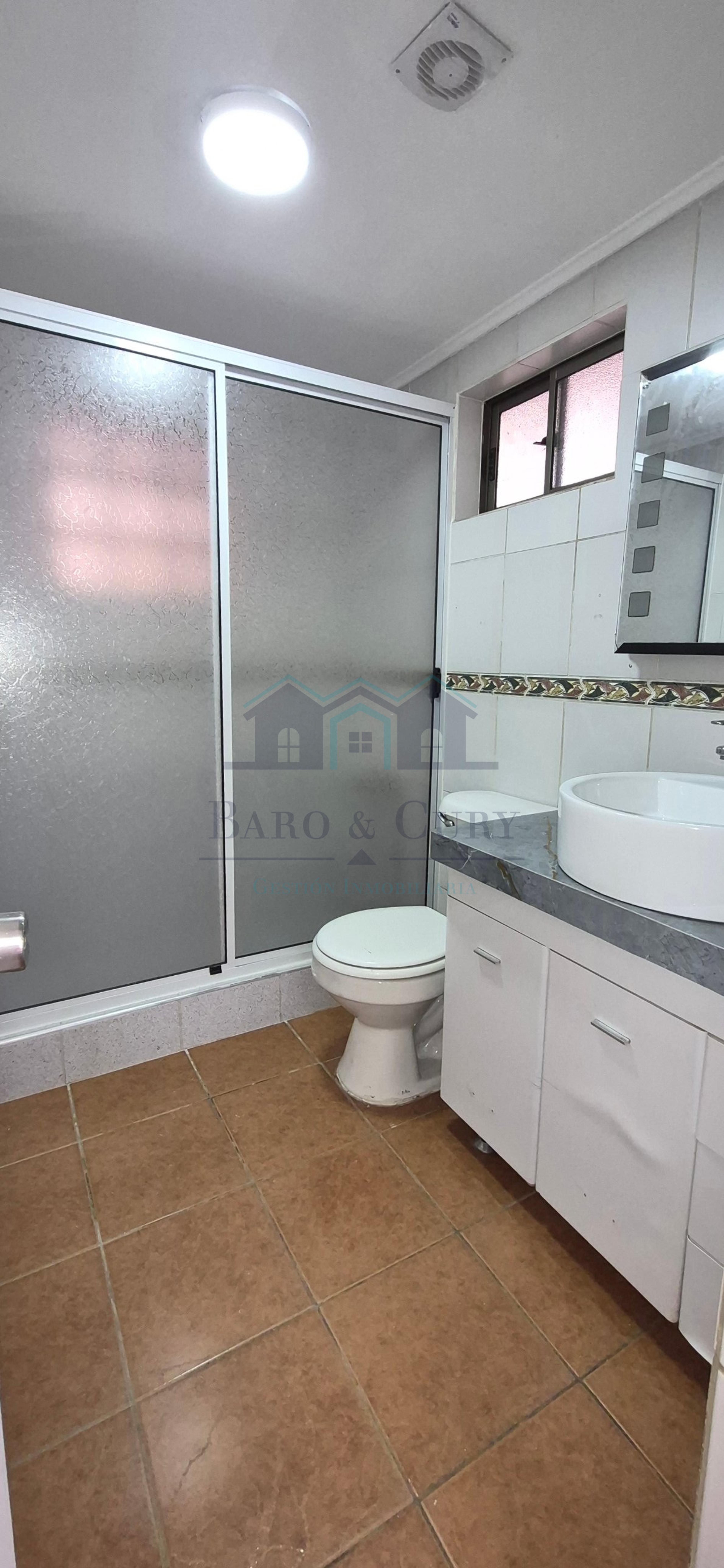 Arriendo Casa 4 dormitorios 2 baños  sector poniente  - Imagen 23