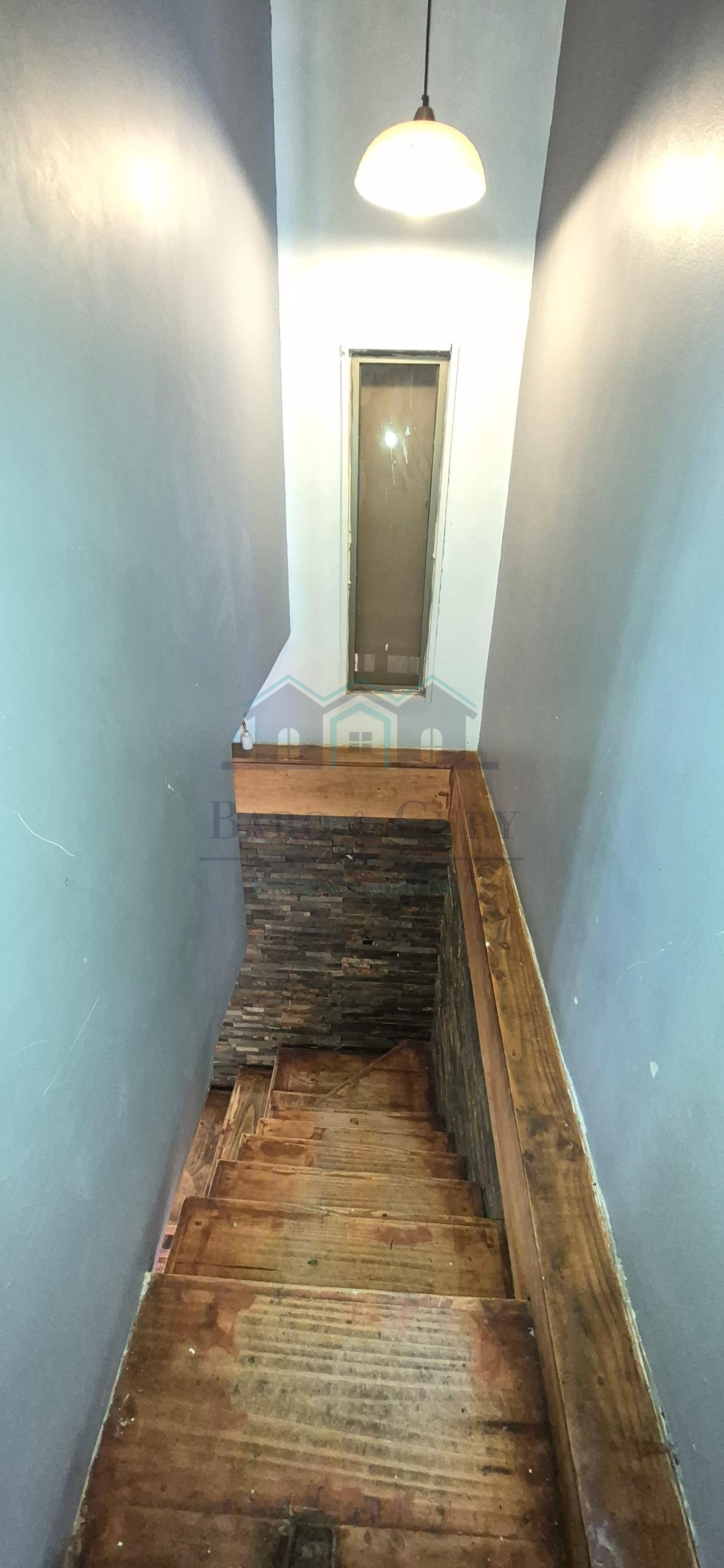 Arriendo Casa 4 dormitorios 2 baños  sector poniente  - Imagen 24