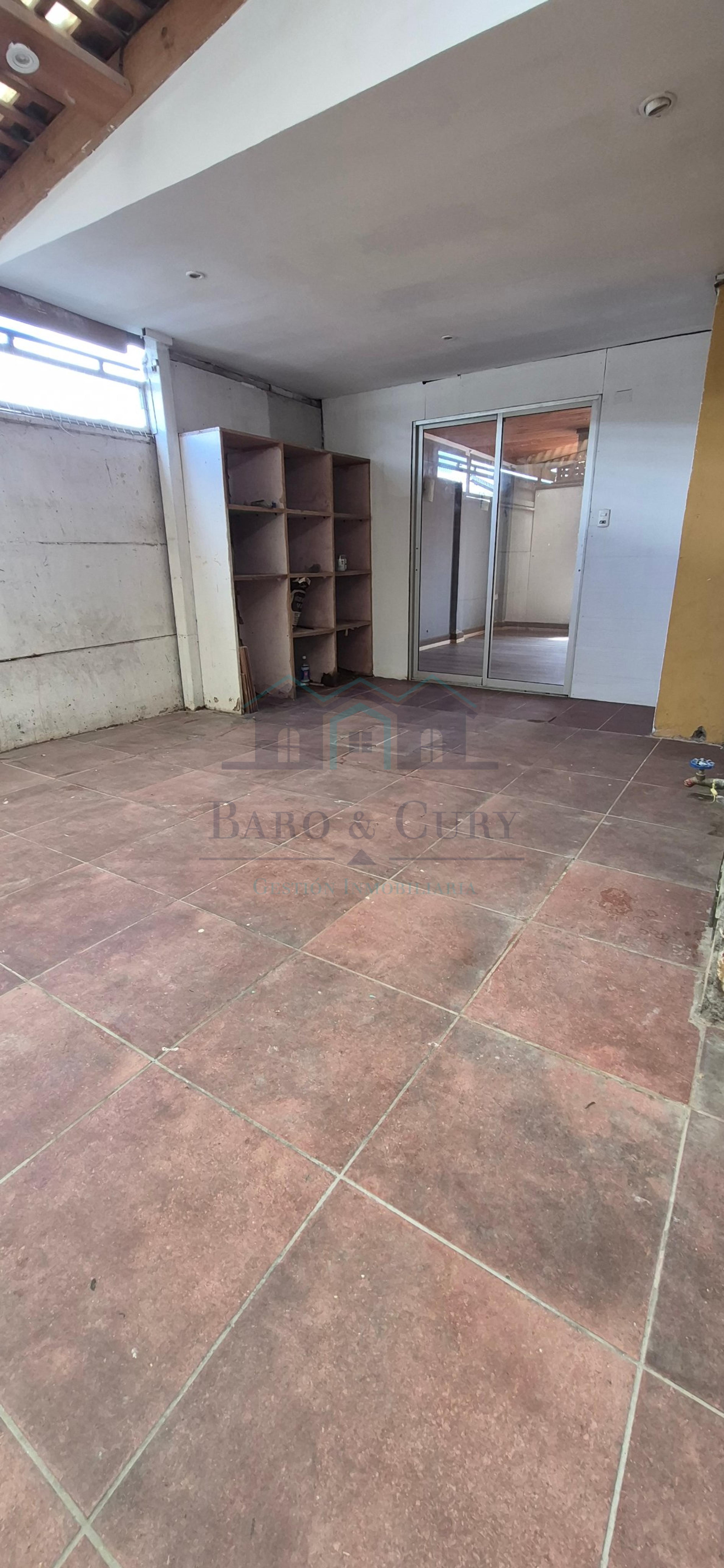 Arriendo Casa 4 dormitorios 2 baños  sector poniente  - Imagen 38