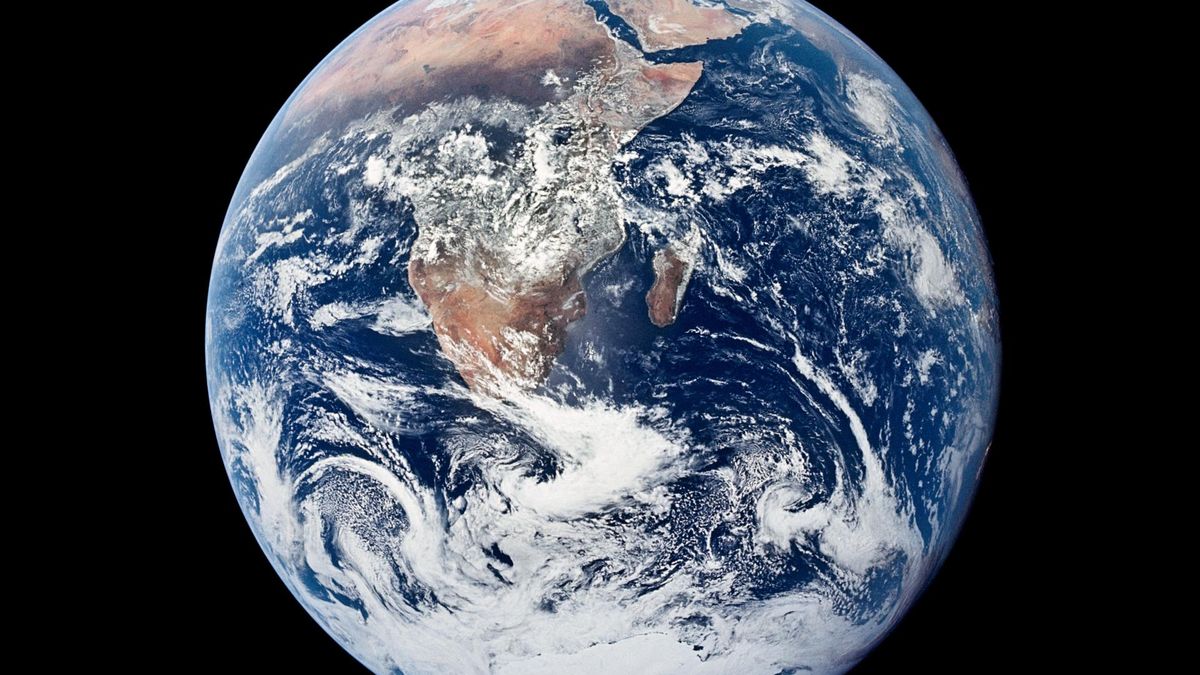 La Terra intera vista dall'equipaggio dell'Apollo 17 — la celebre Blue Marble