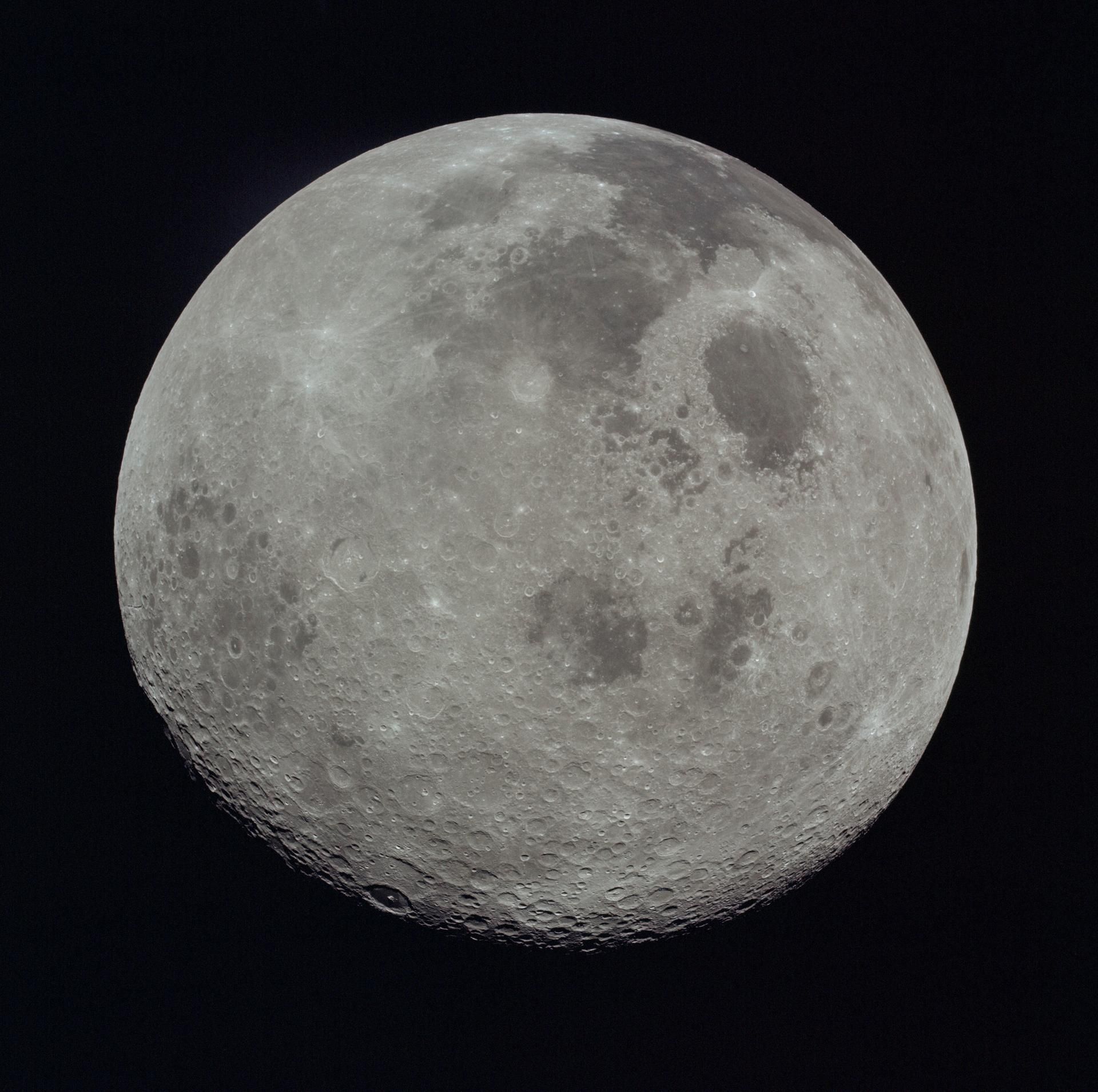 La Luna piena fotografata dagli astronauti dell'Apollo 17