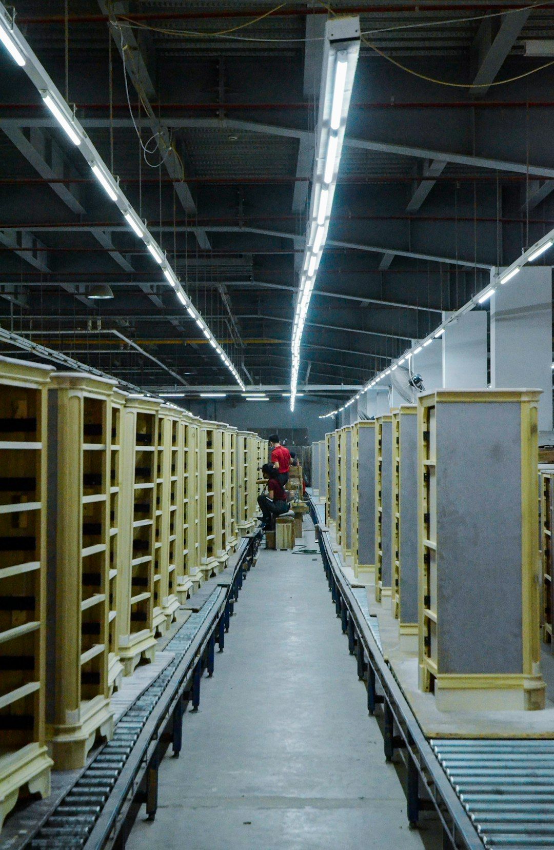 Natural Light Integration in Factory Spaces