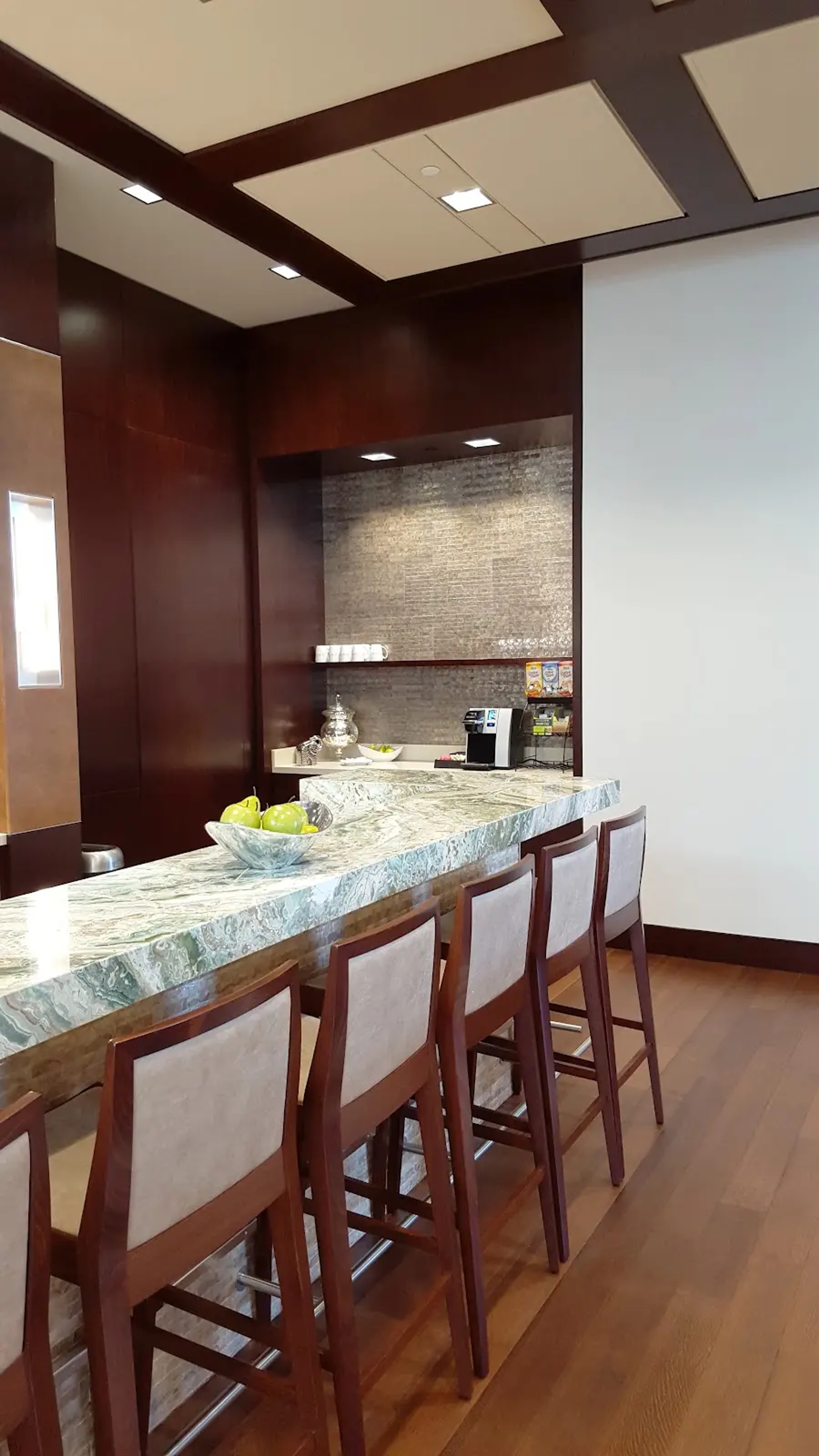Legacy Tower Lounge 4